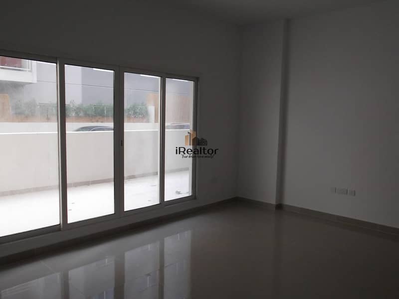 5 Hot Deal!! 2 Bed Apartment For Sale 770K