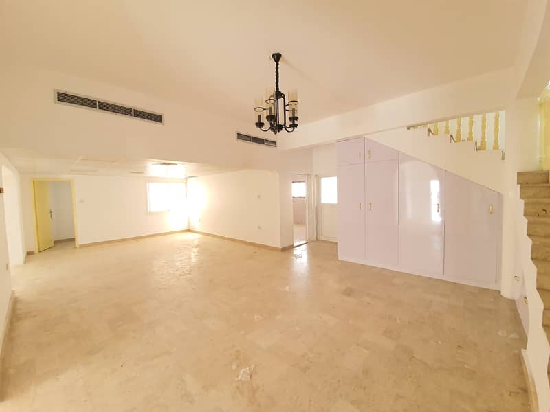 Beautiful 4bed duplex  independent villa with separate majlas just 80k sharqan