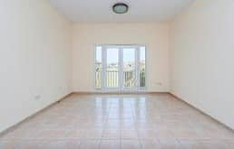 Nice For Living!!2bhk for rent in Cbd Building. . . . . . . . . . . . . . . . . .