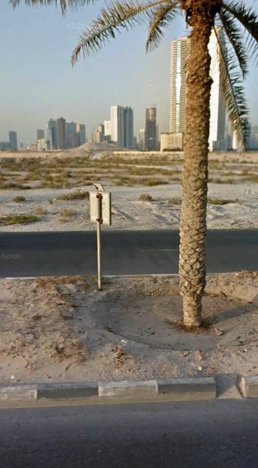 Lands direct on the Al Mamzar - lakes of Al Khan - Sharjah - towers permit & Height
