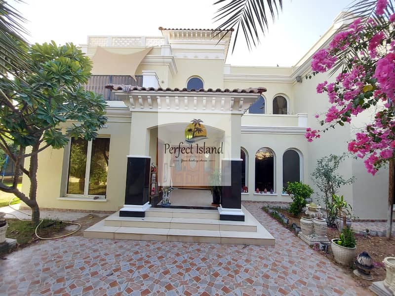 Elegant Villa | Huge Yard & Garden | Balconies