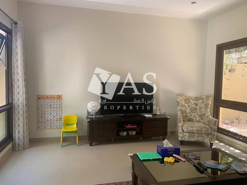 6 Outstanding | Maid + Study | Private Beach