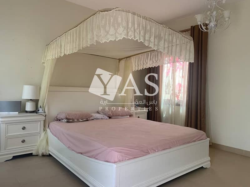 8 Outstanding | Maid + Study | Private Beach