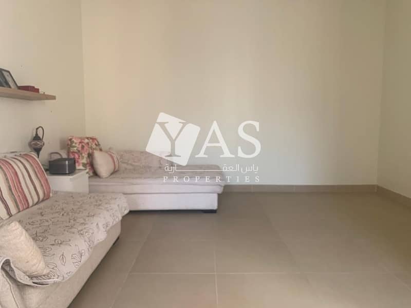 14 Outstanding | Maid + Study | Private Beach