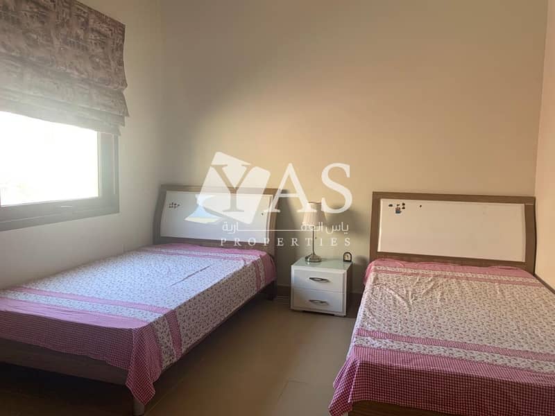 18 Outstanding | Maid + Study | Private Beach