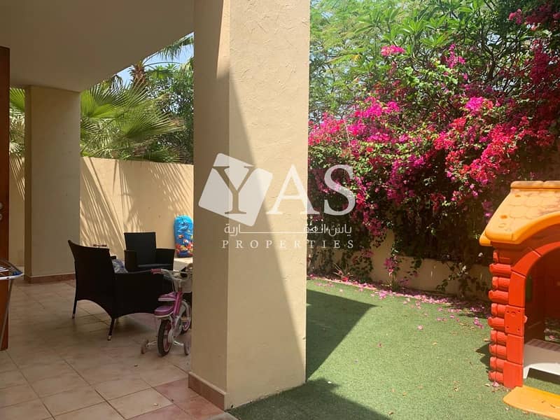 22 Outstanding | Maid + Study | Private Beach