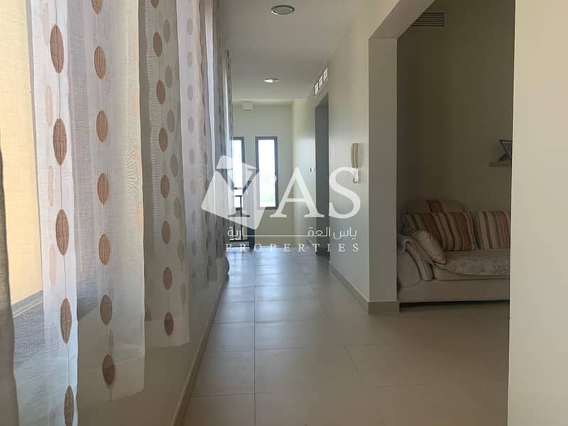 26 Outstanding | Maid + Study | Private Beach
