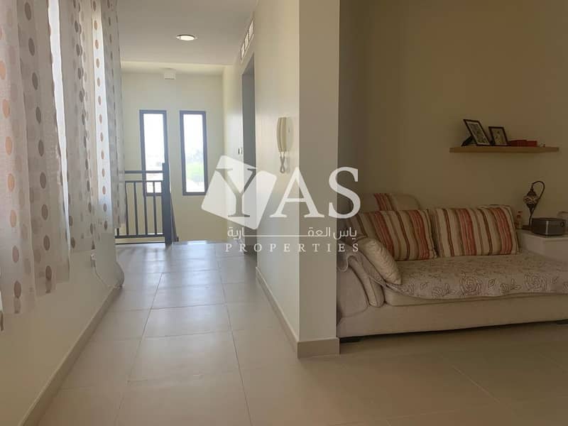 27 Outstanding | Maid + Study | Private Beach
