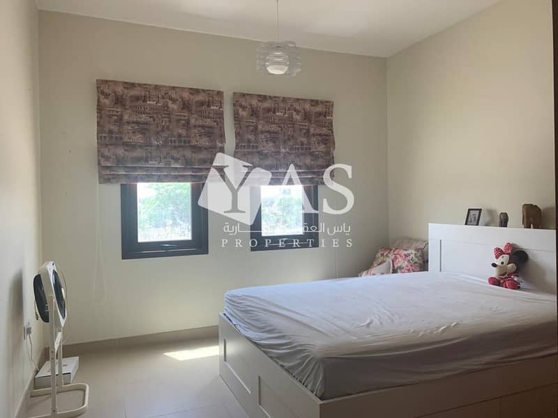 28 Outstanding | Maid + Study | Private Beach
