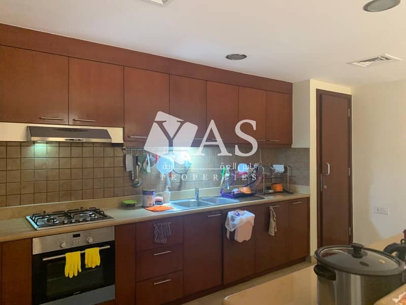 33 Outstanding | Maid + Study | Private Beach