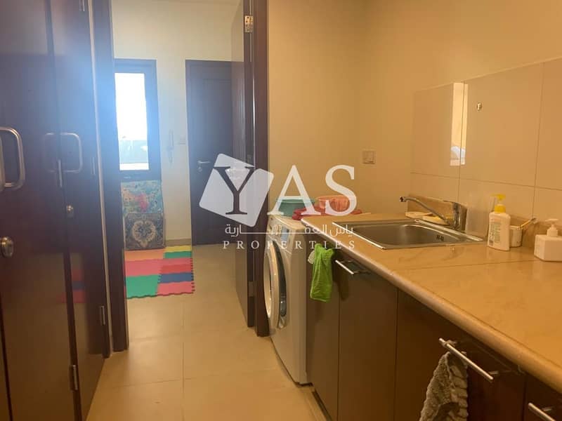 34 Outstanding | Maid + Study | Private Beach
