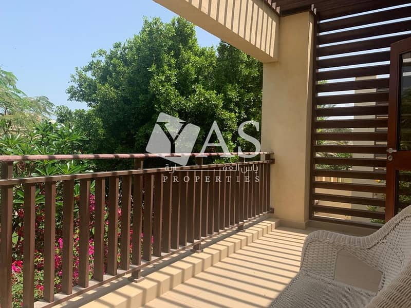 36 Outstanding | Maid + Study | Private Beach