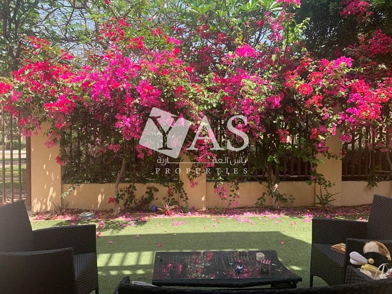 38 Outstanding | Maid + Study | Private Beach