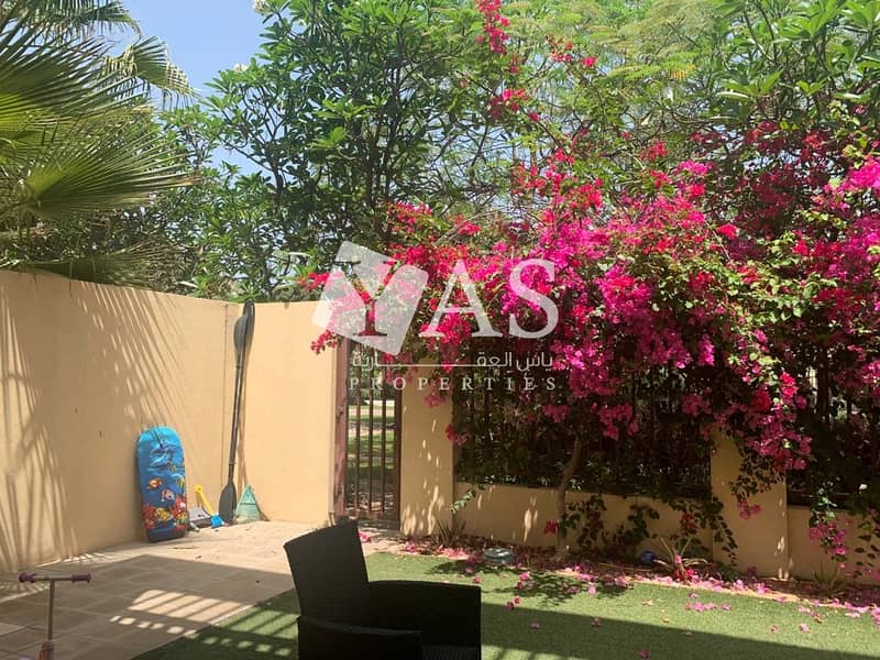 40 Outstanding | Maid + Study | Private Beach