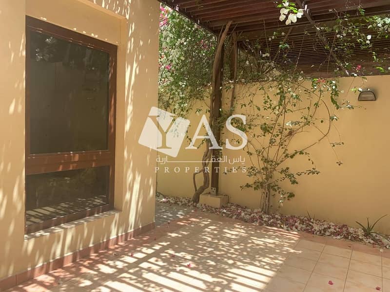 43 Outstanding | Maid + Study | Private Beach