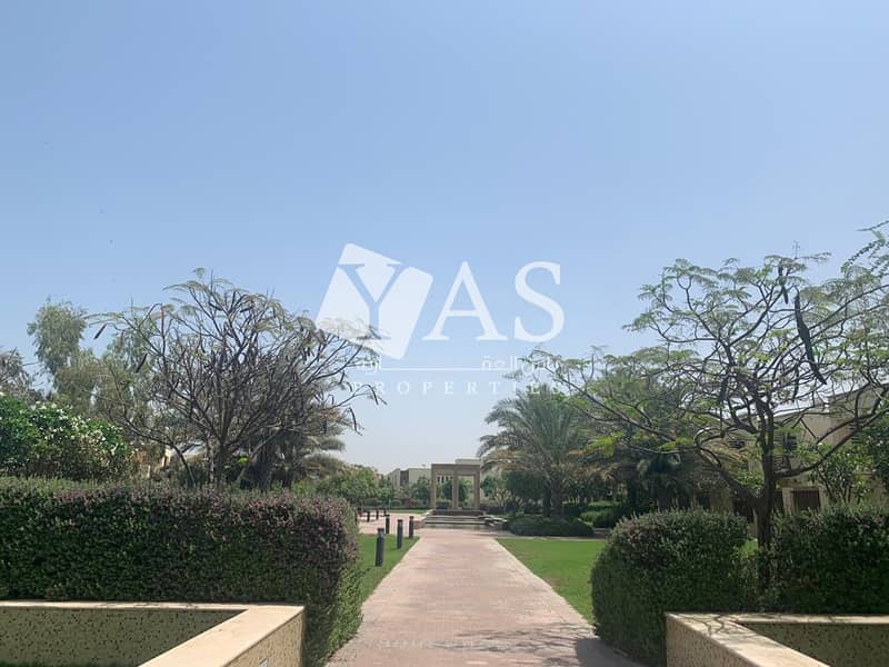 44 Outstanding | Maid + Study | Private Beach