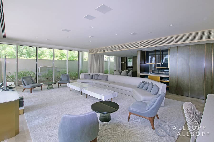 2 Extremely Rare | Townhouse | Private Garden