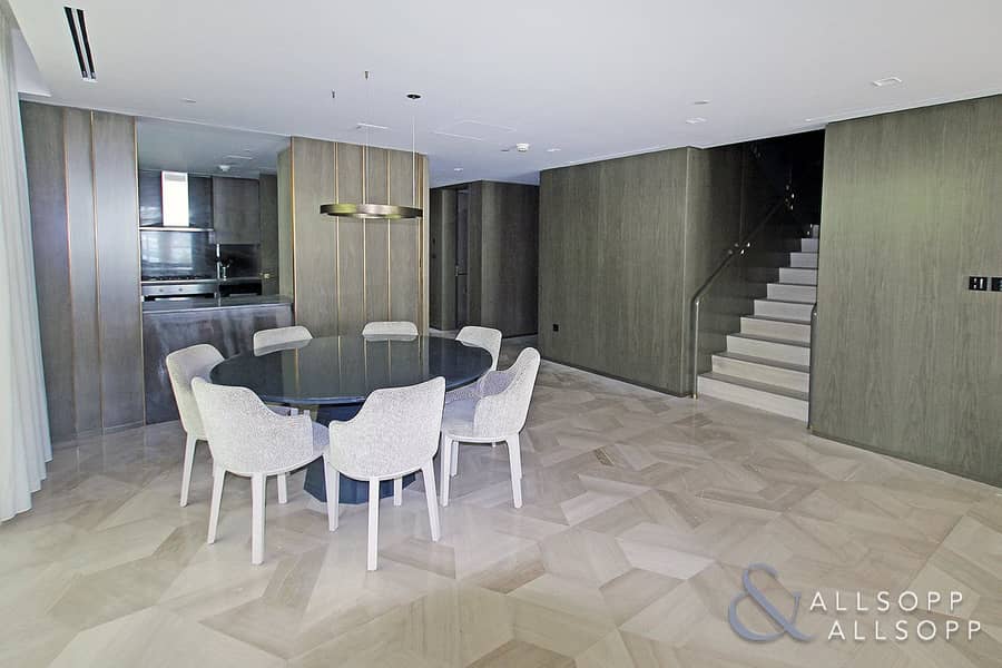 6 Extremely Rare | Townhouse | Private Garden