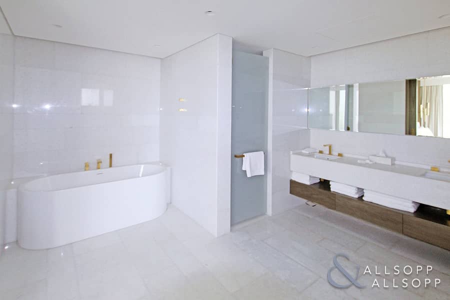 12 Extremely Rare | Townhouse | Private Garden