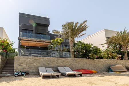 5 Bedroom Villa for Sale in Palm Jumeirah, Dubai - Upgraded Custom Villa | Impressive Layout 5 Bedroom Villa for Sale in Palm Jumeirah, Dubai - Upgraded Custom Villa | Impressive Layout