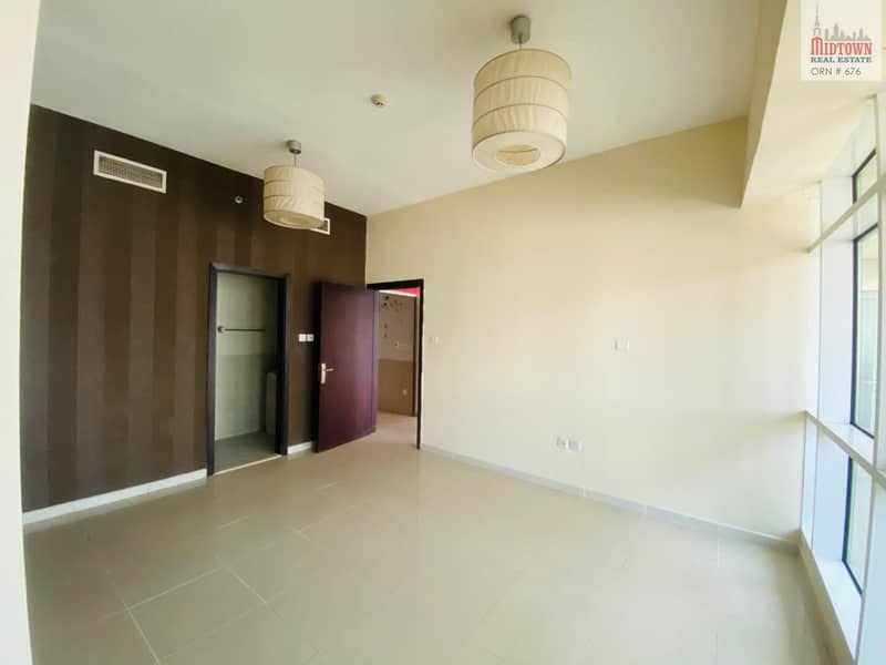 5 Next to metro | Full lake view apartment available for rent in JLT