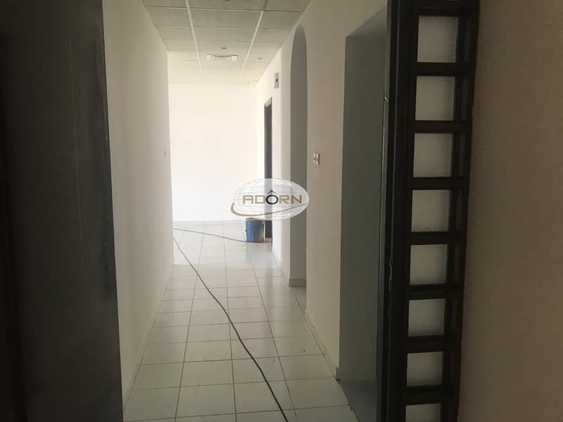 14 Excellent 3 bedroom plus maid single storey villa with shared pool in Umm Suqeim 2