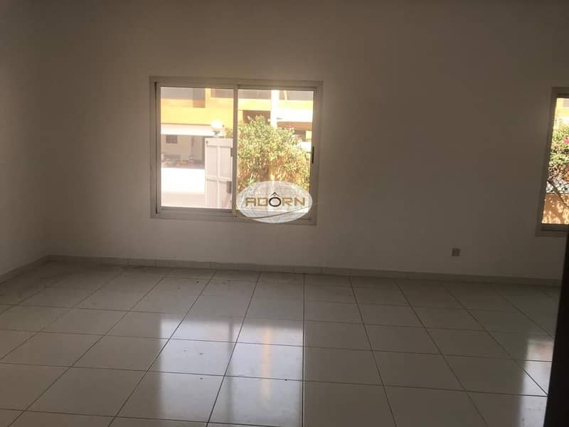 15 Excellent 3 bedroom plus maid single storey villa with shared pool in Umm Suqeim 2