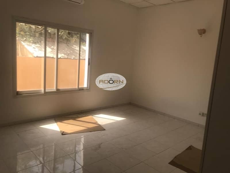 18 Excellent 3 bedroom plus maid single storey villa with shared pool in Umm Suqeim 2