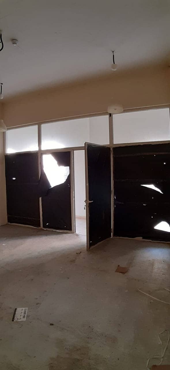 10 AMR - Shop for rent in England Cluster X Block only in 30k