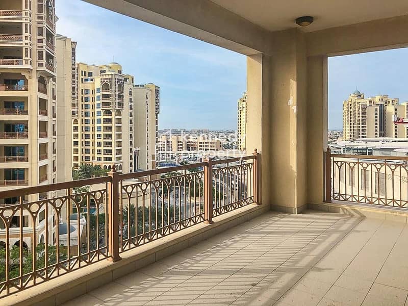 Spacious Apartment | Close to Mall | Large Terrace