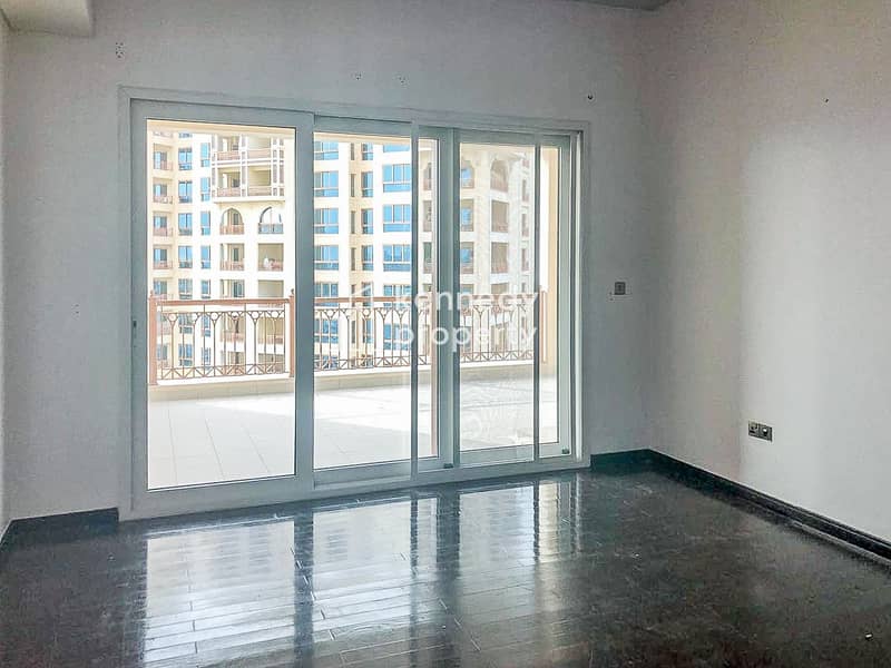4 Spacious Apartment | Close to Mall | Large Terrace