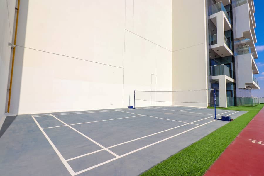 15 Badminton Court