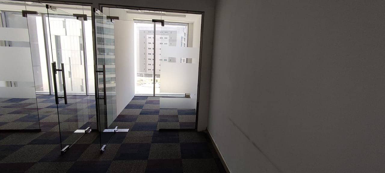 12 Huge Office Space for Rent | 34K AED Anually - 48 AED per square feet