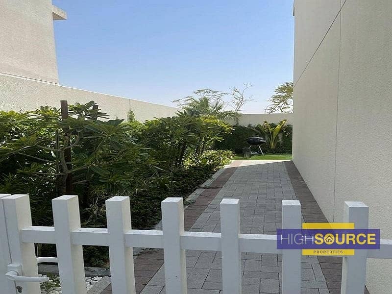 10 ONLY AED 870K | READY TO MOVE 3 BED TOWNHOUSE | NO VAT AND COMMISSION