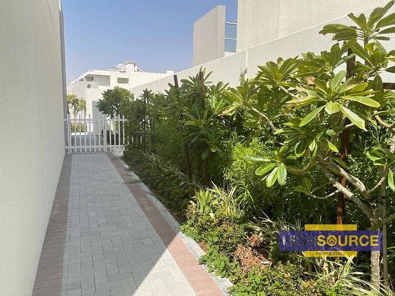 15 ONLY AED 870K | READY TO MOVE 3 BED TOWNHOUSE | NO VAT AND COMMISSION