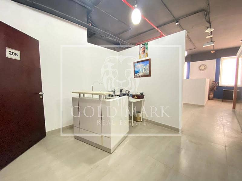 5 Stylish Fully Furnished Office With Boulevard View