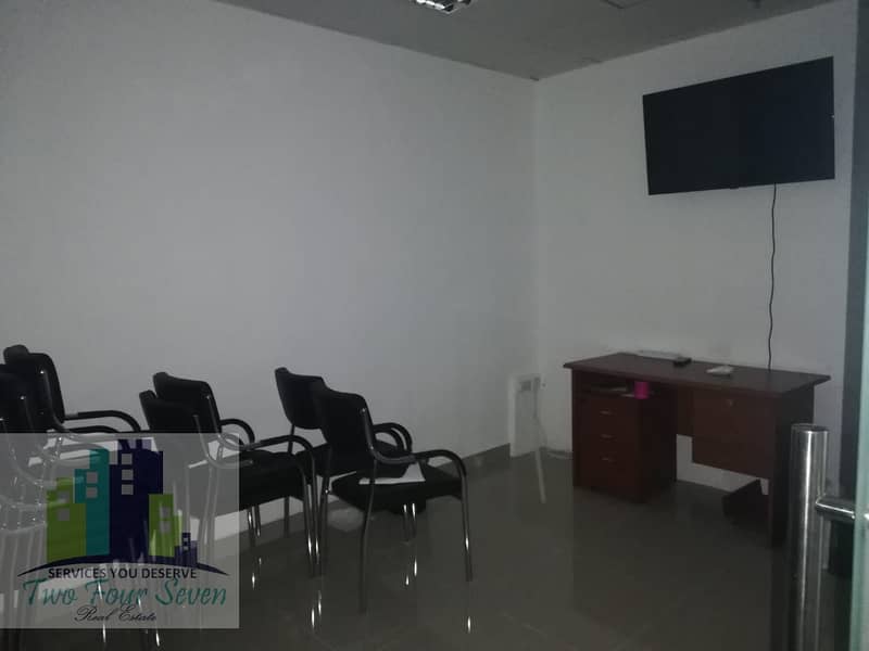 8 GOOD OFFER AMAZING OFFICE IN XL TOWER