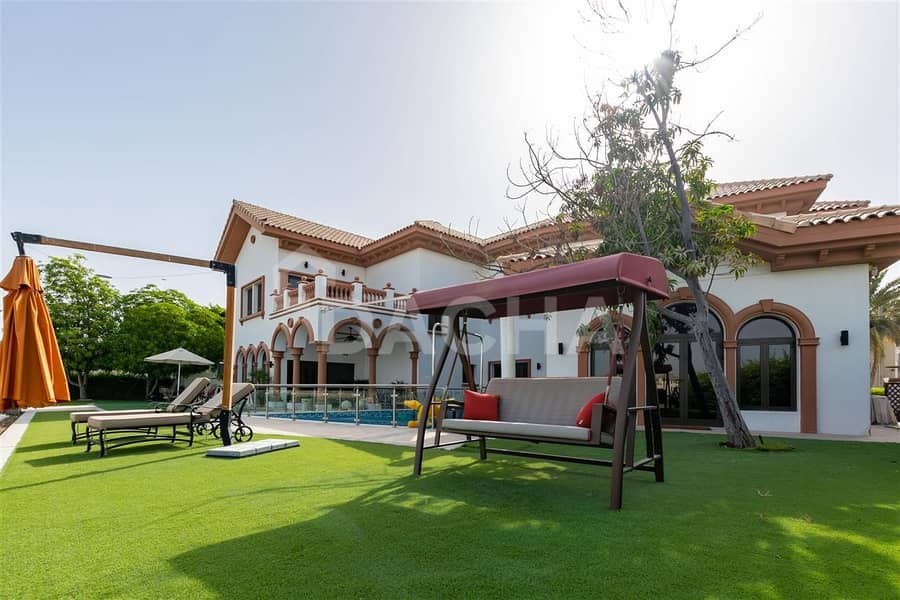 Exclusive & Genuine: 6 BED / Central Pool