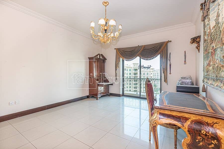 15 Stunning Penthouse | Vacant | 3 Beds + Maid