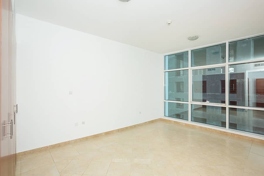 4 Bright 1BR | Mid floor | Chiller free | Vacant