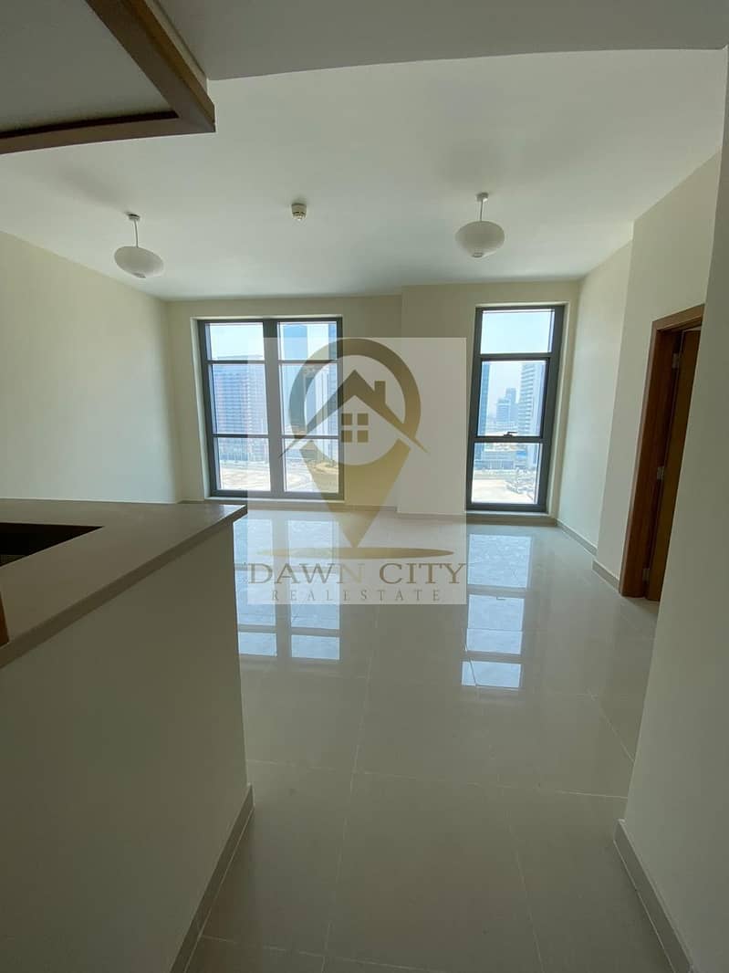 BRIGHT 1BR + STUDY | LARGE LAYOUT | PRIME LOCATION | HUGE BALCONY