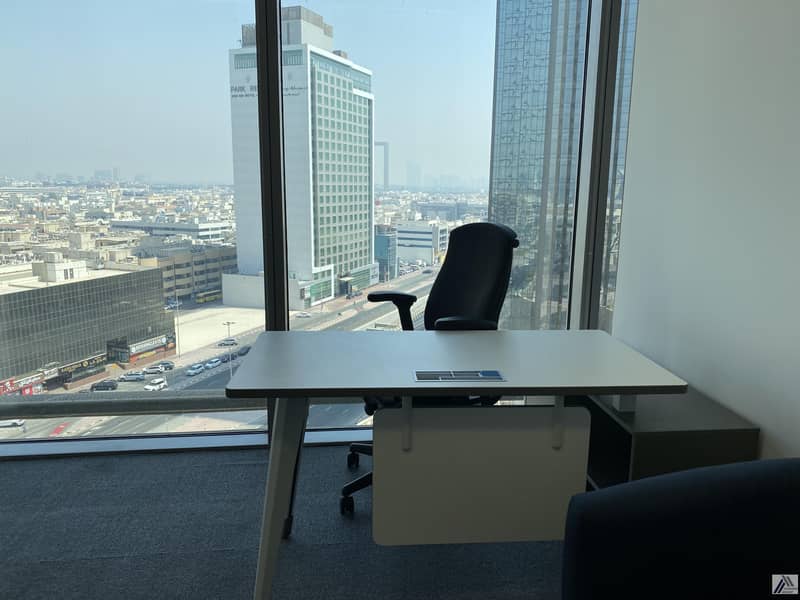8 Serviced Furnished Office Suitable for 3 Staff / pool View / Linked with Metro