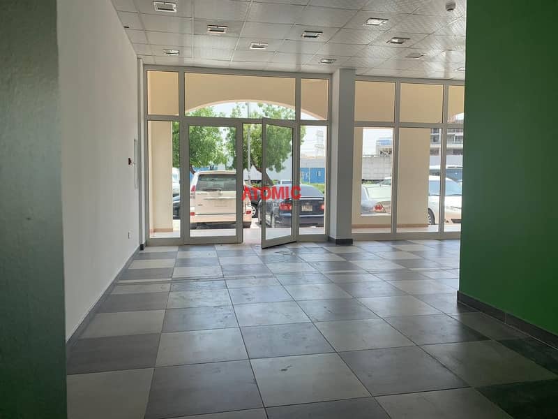 8 Corner parking Shop For Rent in Greece Cluster