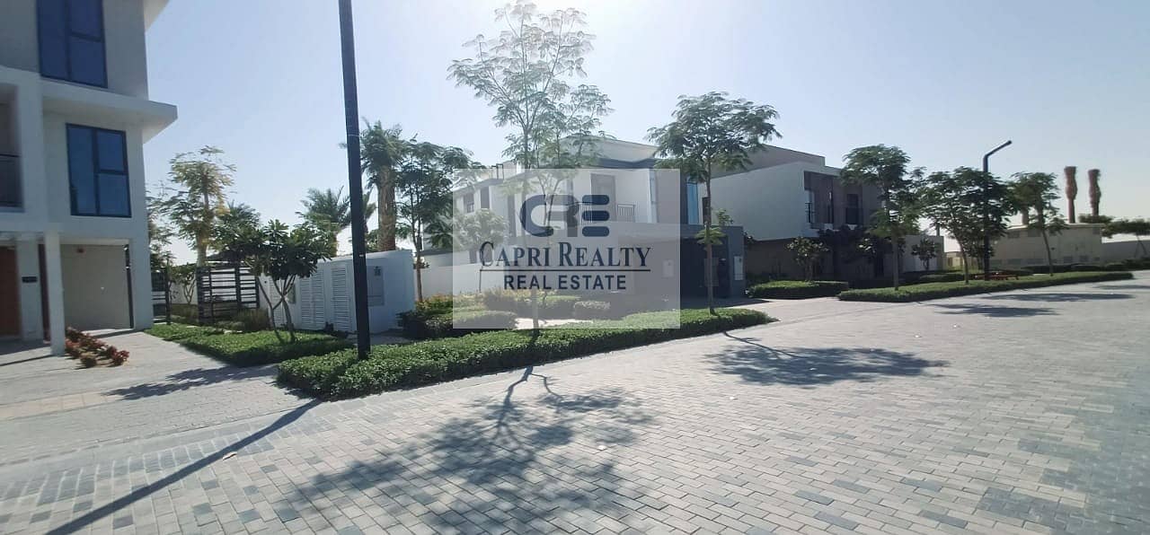 17 Pay in 5 years| 15mins SZR | Independent brand new villa