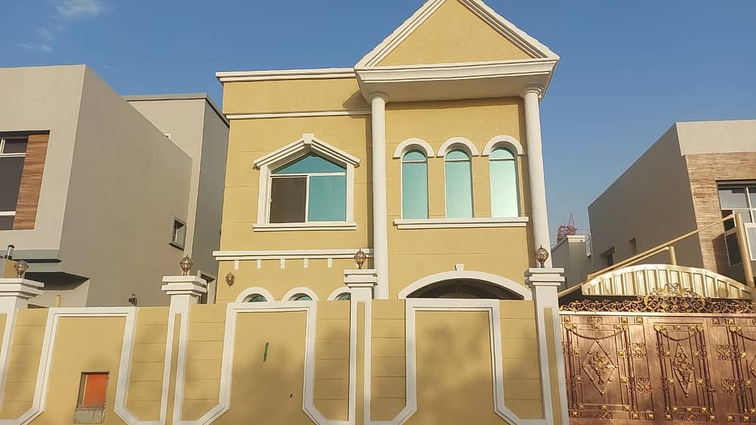 Without down payment, buy a new villa in Ajman, freehold for all nationalities, excellent location and finishing on the highway directly to Sheikh Str