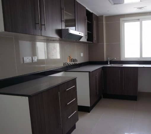 5 Spacious Vacant 3 Bed Closed Kitchen 980k