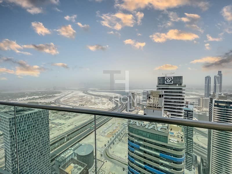 17 Burj Khalifa View / Natrually Bright /