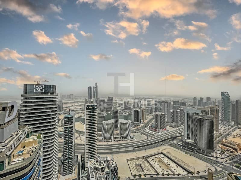 19 Burj Khalifa View / Natrually Bright /
