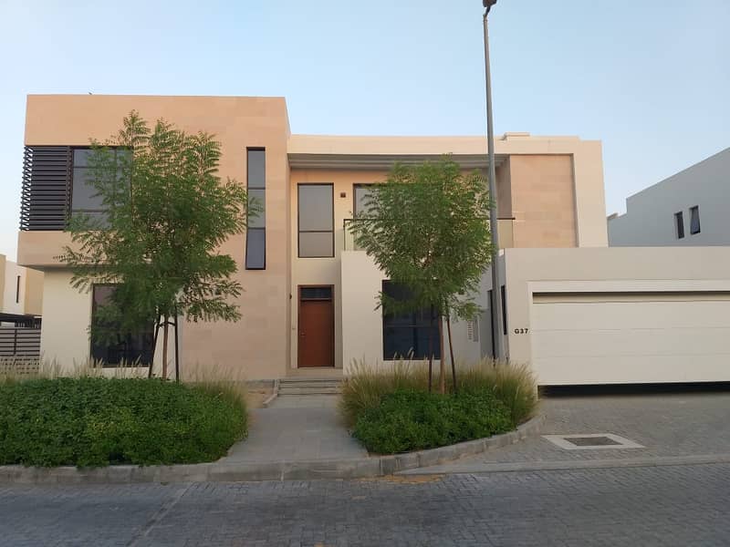 Amazing offer 5bed signature villa for sale in nasma Residence