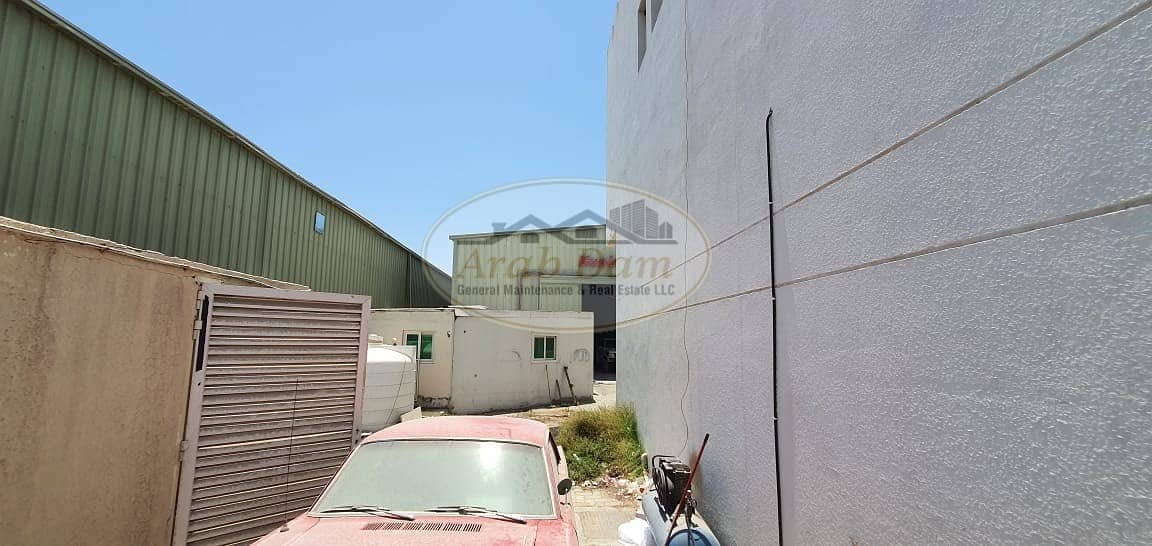 Good Deal / Land For sale in Abu Dhabi - Mussafah - M3 / Good location / 2 shops / 9 offices / 2 store / Good price